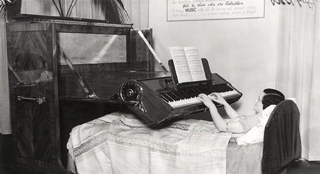 床用钢琴（英国，1935）.jpg