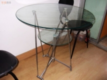 创意圆玻璃桌子设计