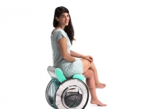 用洗衣机零件组装的扶手椅