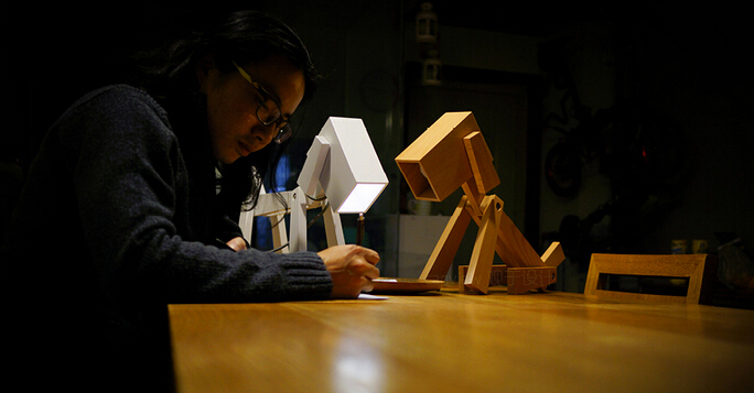 创意台灯lamptutu：可爱好玩的实木产品设计