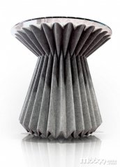 折叠式毛毡桌子和吊灯设计